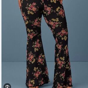 Torrid Festi Floral Bell Bottom Pants NWT